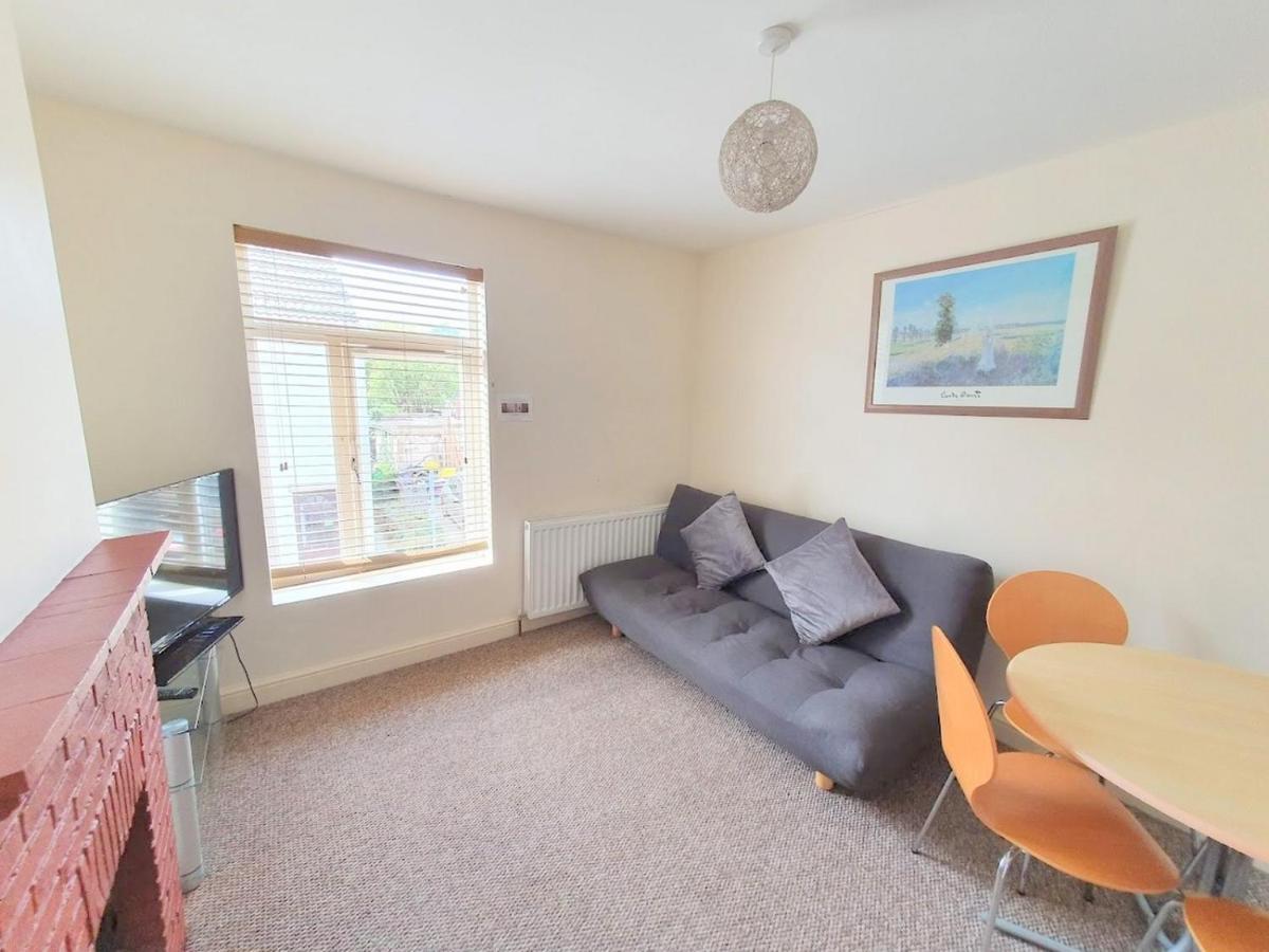 Bassett Flat With 2 Bedrooms And Superfast Wi-Fi Sittingbourne Exterior foto